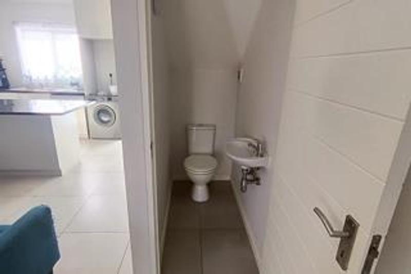 3 Bedroom Property for Sale in Peerless Park North Western Cape